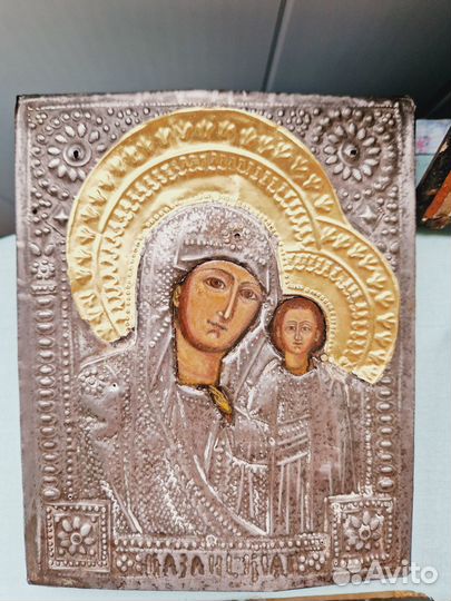 Старинные иконы, киоты, доски, лампады, утварь 19в