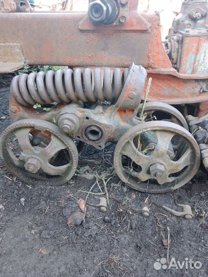 Продаю запчасти трактора дт 75