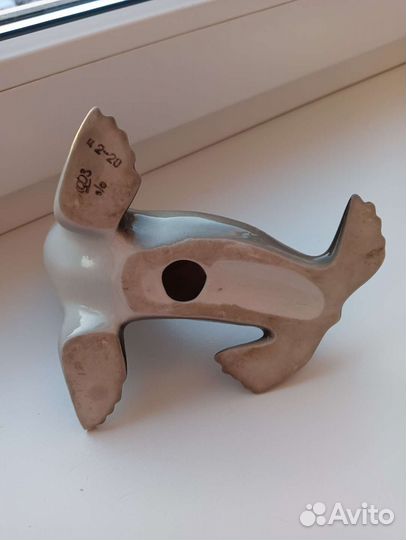 Фарфоровая статуэтка