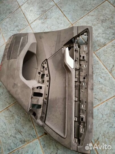 Обшивка двери задней правой volkswagen touareg 3