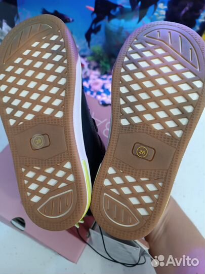 Ботинки для мальчика новые