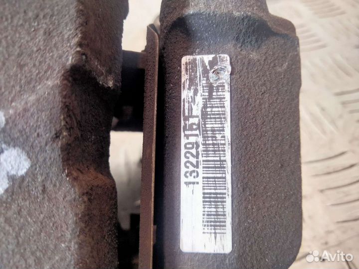 Суппорт передний левый Опель Инсигния