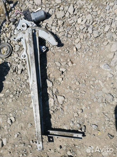 Стеклоподъемник передний левый Toyota Passo KGC10