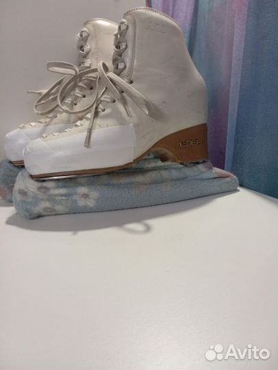 Фигурные коньки edea 225