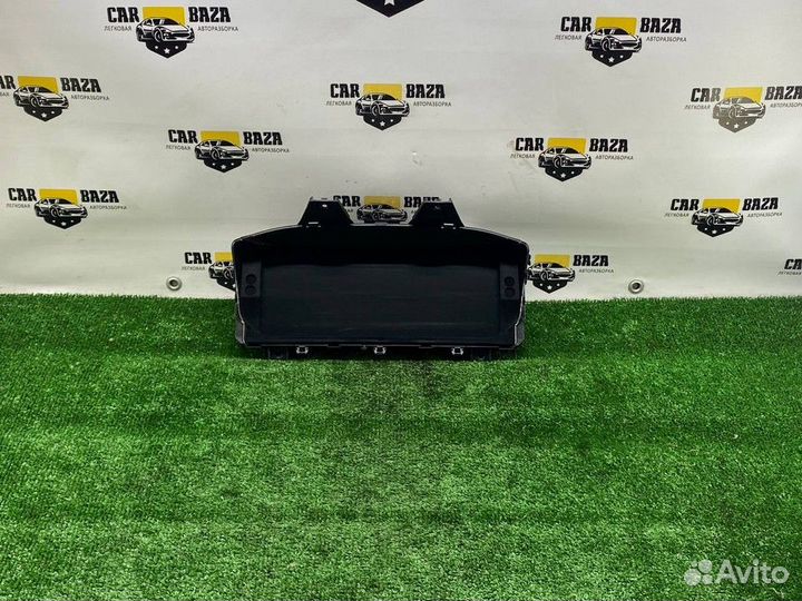 Панель приборов Jaguar F-Pace