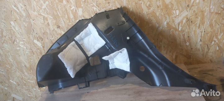 Обшивка багажника правая Nissan Juke f15