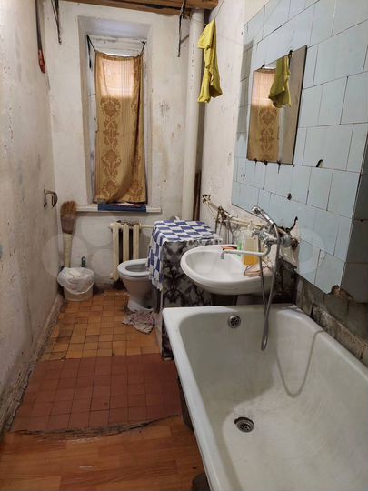 Комната 11 м² в 3-к., 2/2 эт.