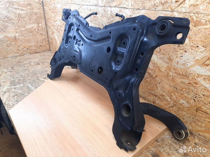 Подрамник Ford Focus II Перед