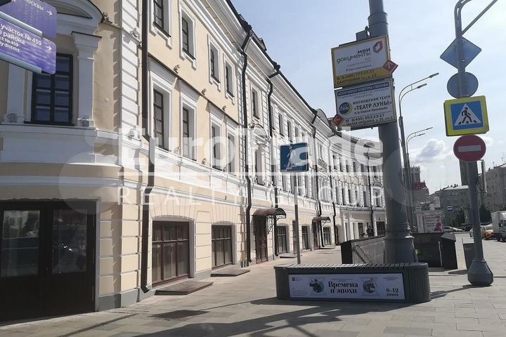 Сдам торговое помещение, 222 м²