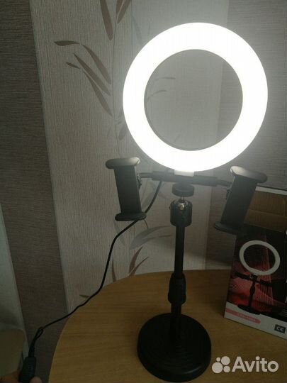 Кольцевая лампа для блогеров, селфи. 16 см. Новая