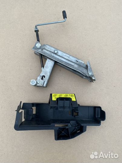 Домкрат оригинальный Audi A6 C6 4F с креплением