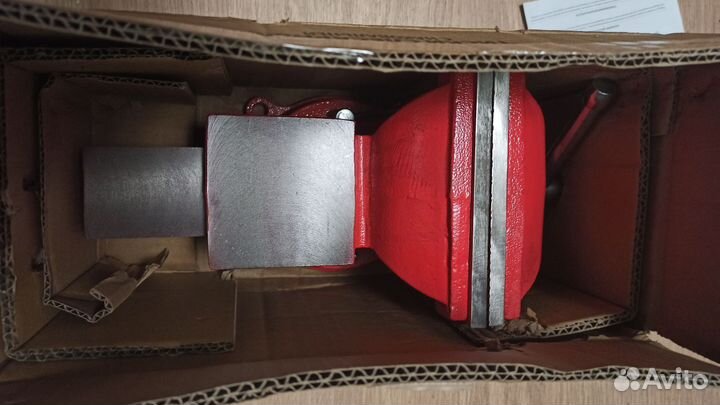 Продам тиски 150 слесарные