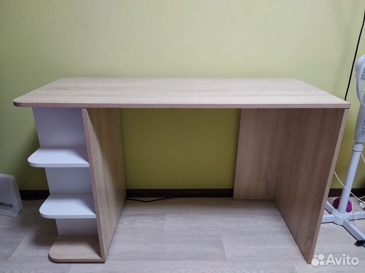 Письменный стол