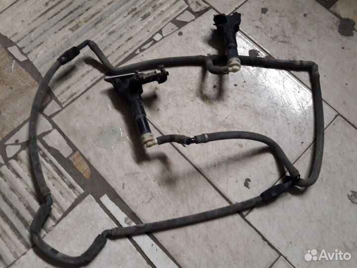 Форсунка омывателя фар Toyota rav 4