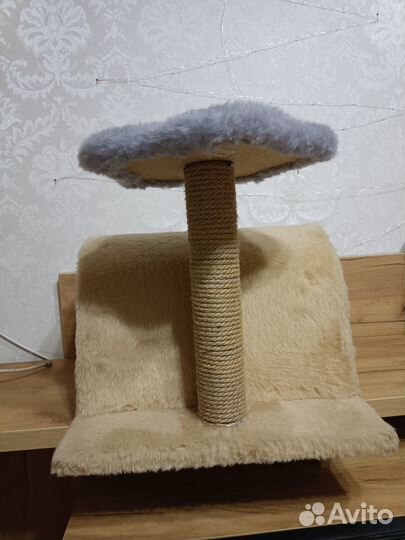 Домик для кошки с когтеточкой бу