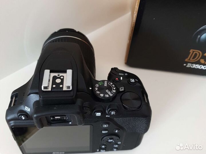 Цифровая фотокамера Nikon D3500