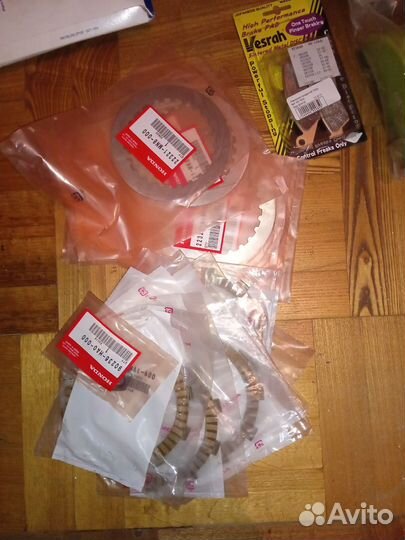 Запчасти на мотоцикл hondaCRM250 RR