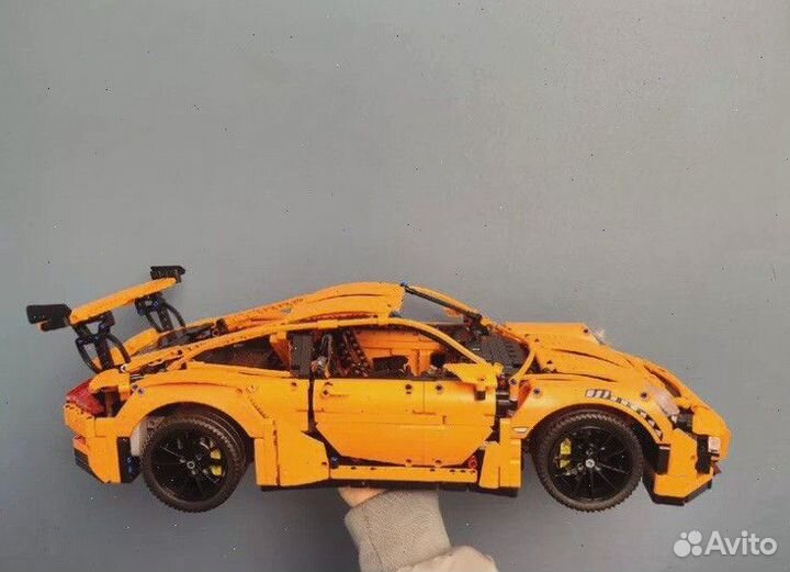 Яркий оранжевый Porsche 911 GT3 RS для сборки