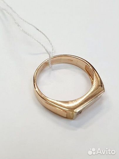 Золотое кольцо с камнем 18,5р