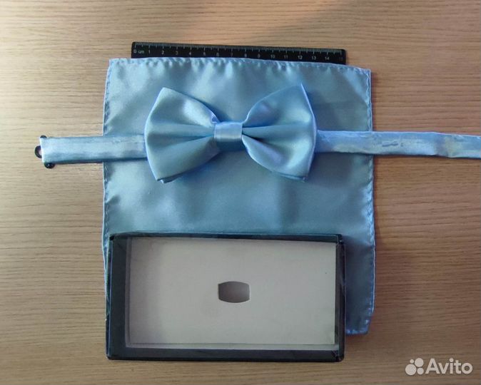 Новая галстук-бабочка с платком в коробке