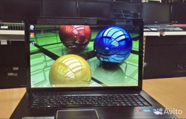 Lenovo i5 2430M/8GB/AMD 6650M/700GB/17.3