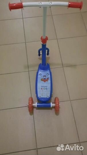 Самокат детский трехколесный новый