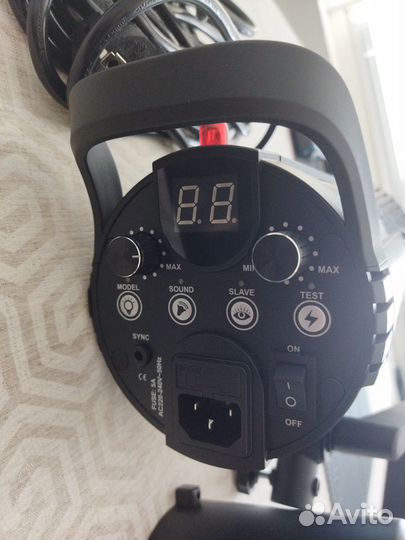Студийная вспышка Godox DE400