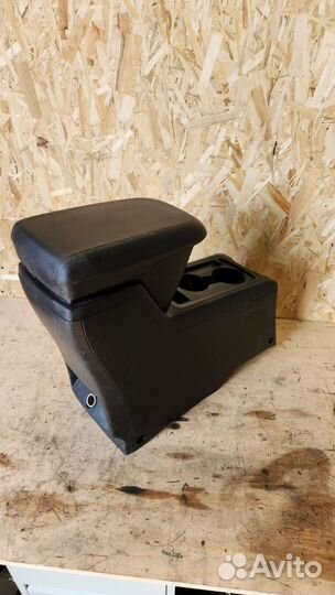 Подлокотник Chevrolet Captiva