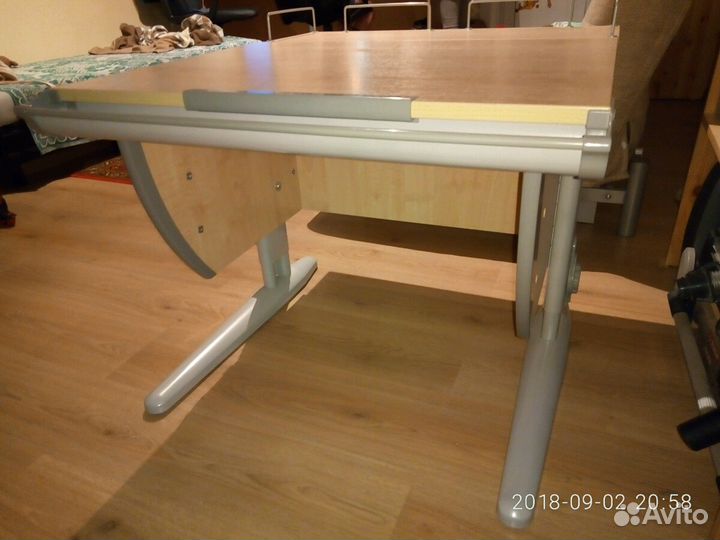 Парта для школьника