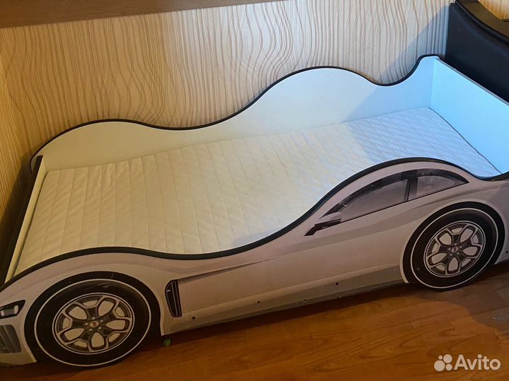 Детская кровать машина с матрасом