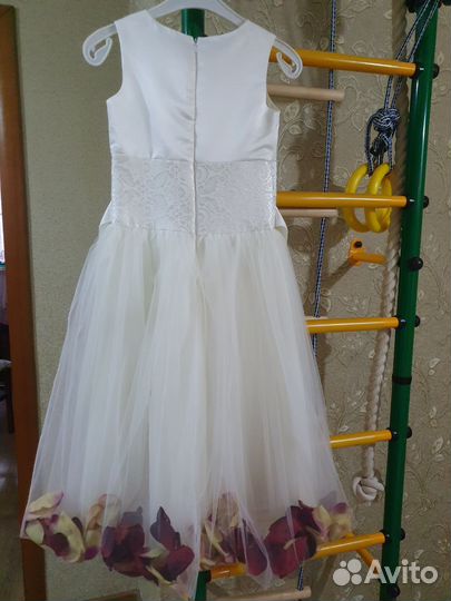 Платье на девочку 7-9лет