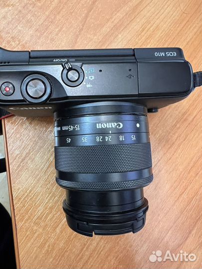 Canon EOS M10