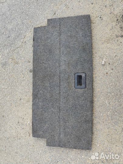 Пол - полка багажника Pajero 3 MR402036, MR402042