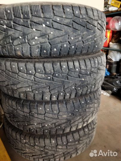 Roadstone Winguard WinSpike SUV 225/65 R17