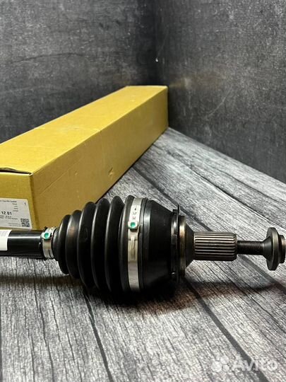 Привод передний правый Mercedes-Benz A2463301301