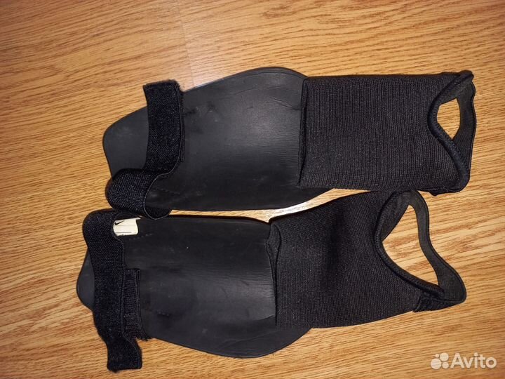 Щитки футбольные детские nike Charge