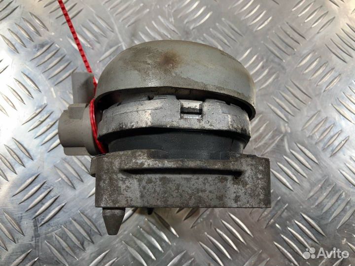 Подушка крепления двигателя левая Audi A8