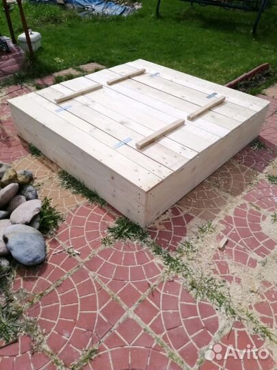 Песочница с крышкой