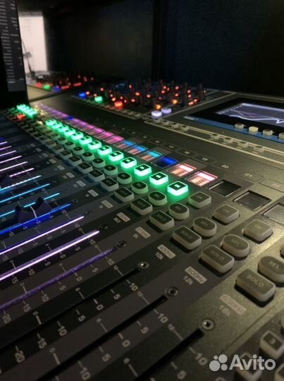 Микшерный пульт Soundcraft Si Impact