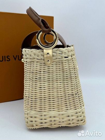 Плетеная сумка louis vuitton capucines bb