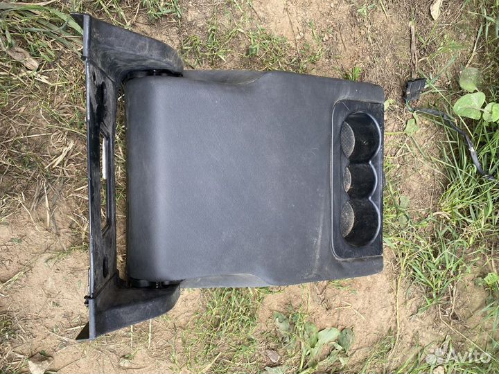 Задний подлокотник шкода кодиак