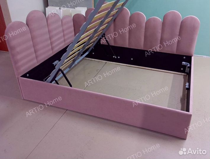 Детская кровать с бортиком