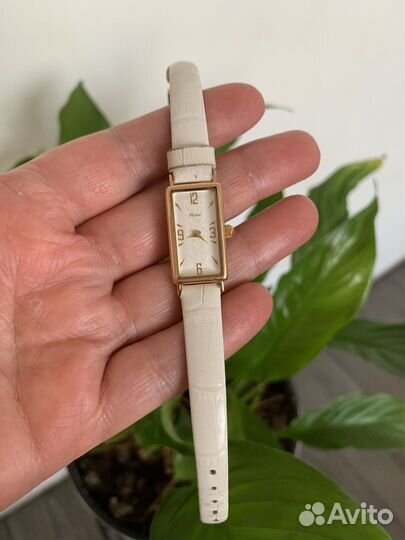 Золотые часы женские 585