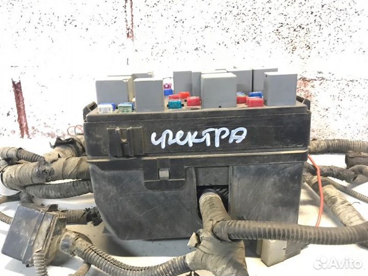 Блок предохранителей Kia Spectra седан 1.6 2006