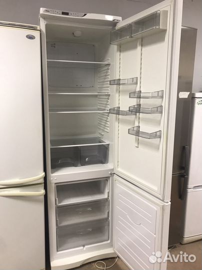 Холодильник Атлант. 205 см