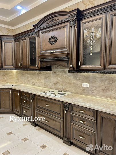 Кухня из массива.Кухонный гарнитур