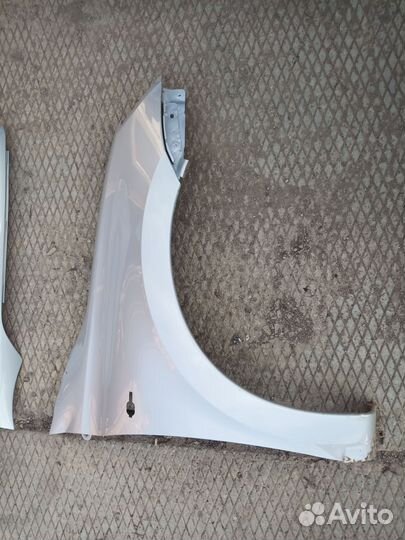 Передние крылья Лада Гранта