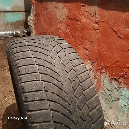 Bridgestone B700 205/50 R17 93