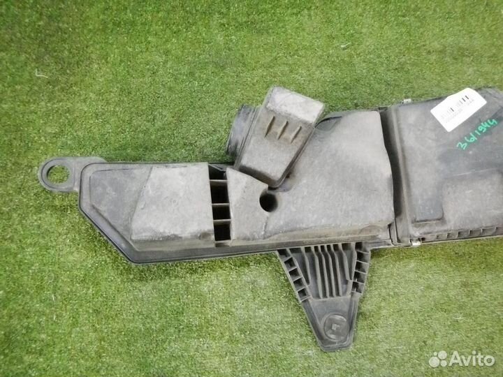 Корпус воздушного фильтра BMW 1-Series