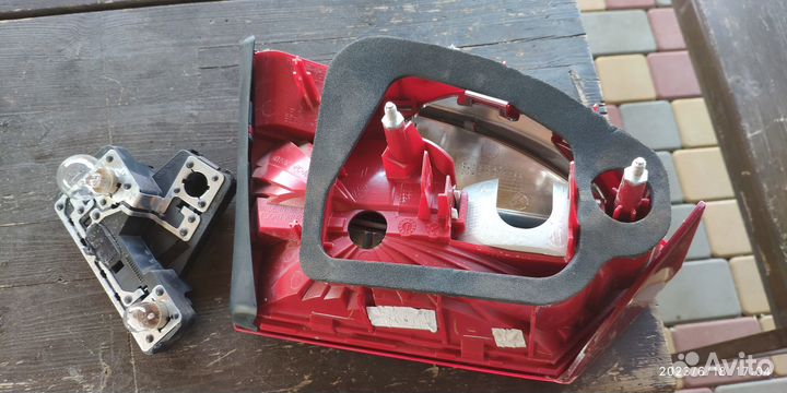 Фонарь задний правый внутренний Volkswagen JettaVI